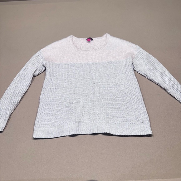 Vince Camuto Gray and Cream Crew Neck Sweater - Picture 2 of 6